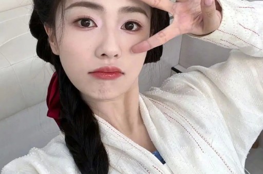 重磅官宣前兆！罗马诺实锤：曼联锁定中场核心，托纳利成引援首选